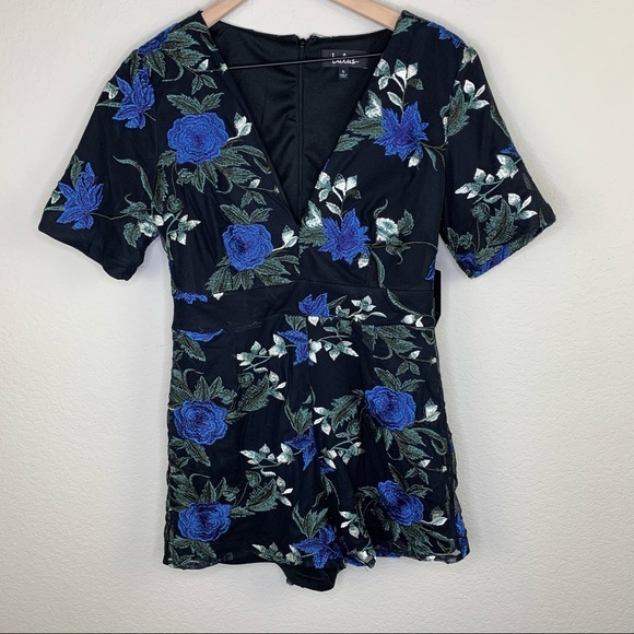 NWT LULU'S Midnight Rendezvous Black Floral Embroidered Romper Size S - Picture 3 of 6